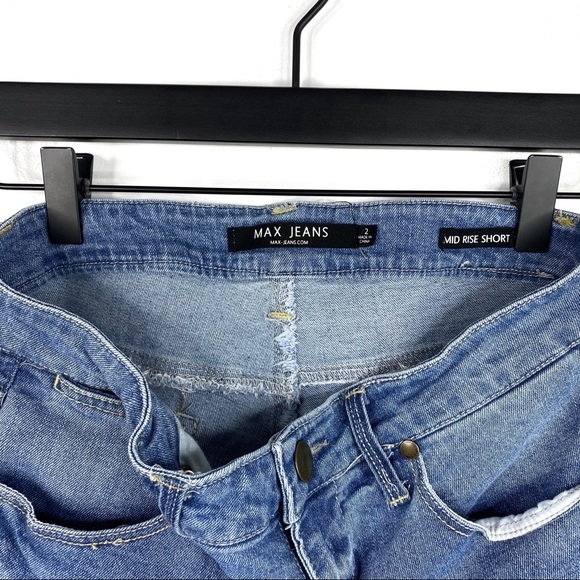 Max Jeans Medium Wash Mid Rise Shorts - Picture 3 of 8